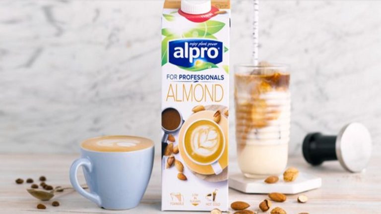 Is Oat Milk Or Almond Milk Better For You?